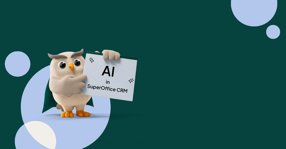 SuperOffices maskot Hugo håller i en banderoll med texten ”AI i SuperOffice”
