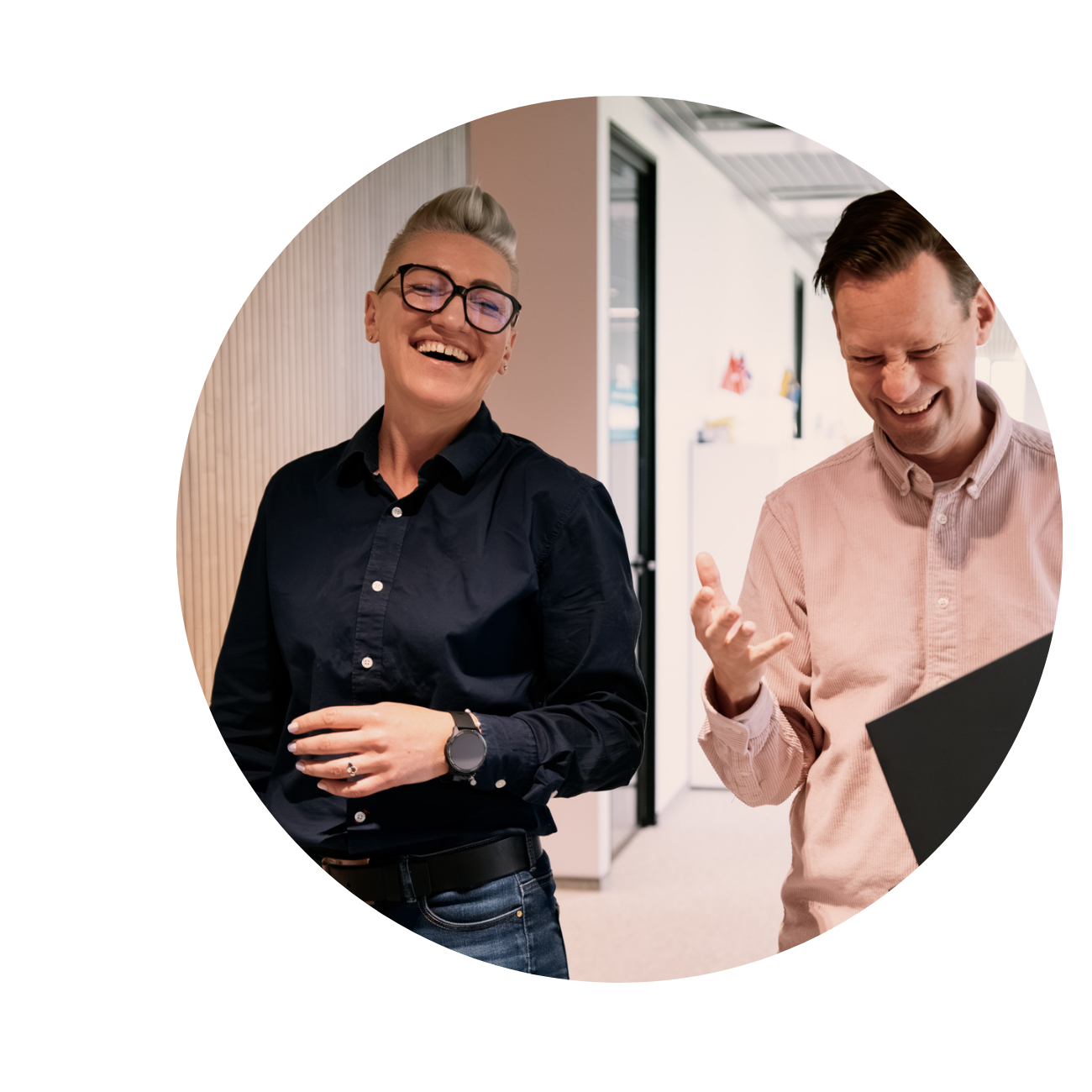  Bärbar dator som visar SuperOffice CRM